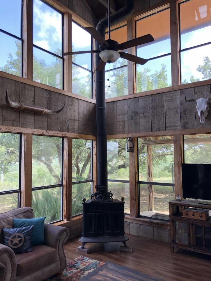 Rockin' B Ranch Bluff House Hotel Pipe Creek Екстериор снимка