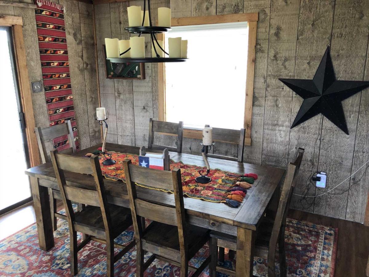 Rockin' B Ranch Bluff House Hotel Pipe Creek Екстериор снимка